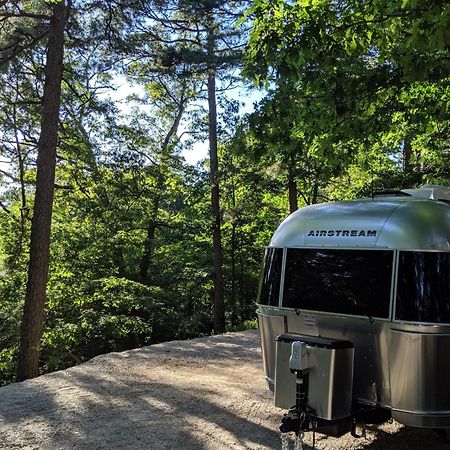 Hotel Airstream Caravel 2020 Loblolly Pines Adventure Camp Eureka Springs Exterior foto